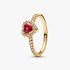 Anillo con forma de corazón bañado en oro de 14k con un corazón rojo y circonitas transparentes Anillo con forma de corazón bañado en oro de 14k con un corazón rojo y circonitas transparentes