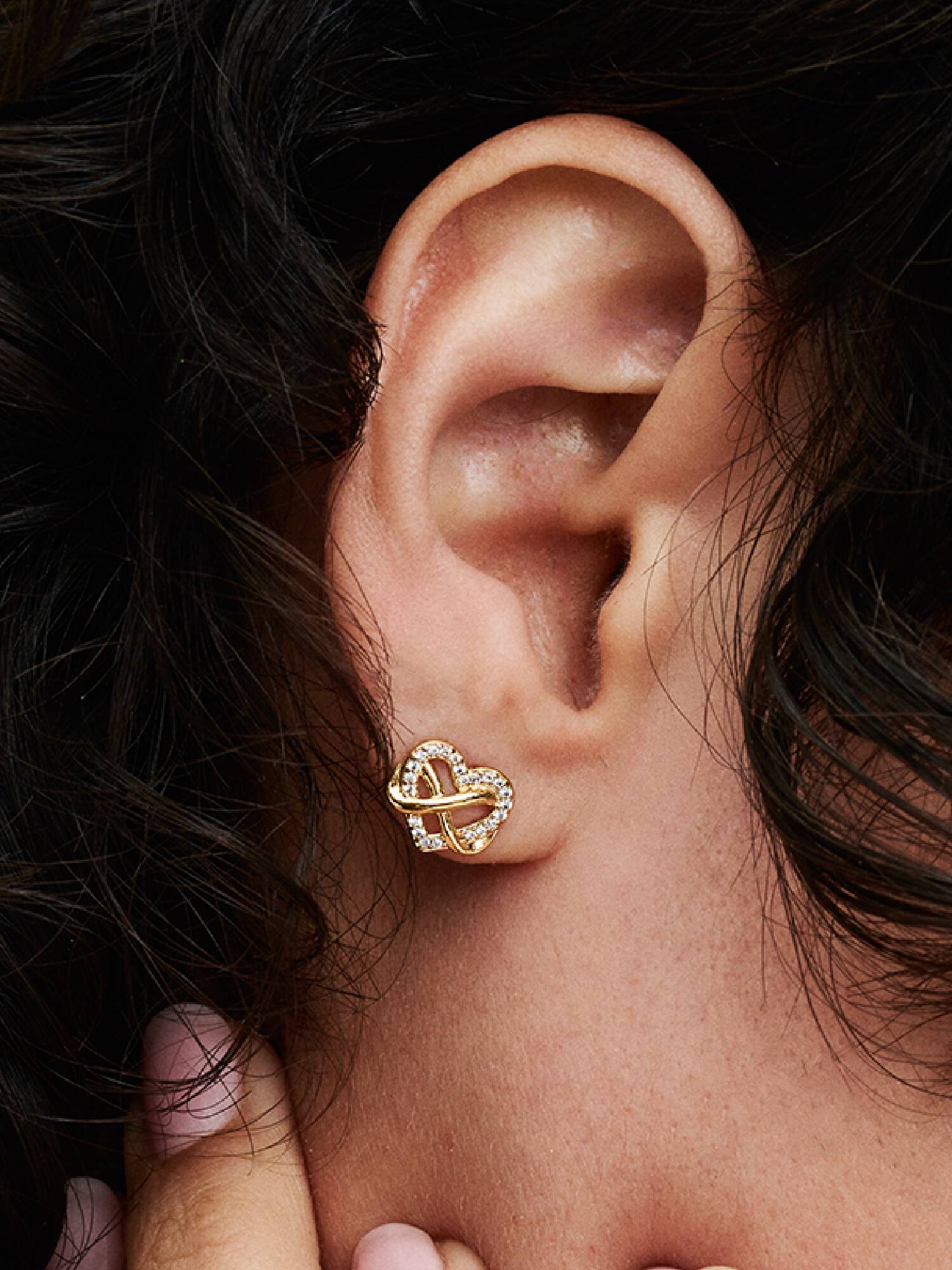 Aretes de botón Corazón infinito Brillante