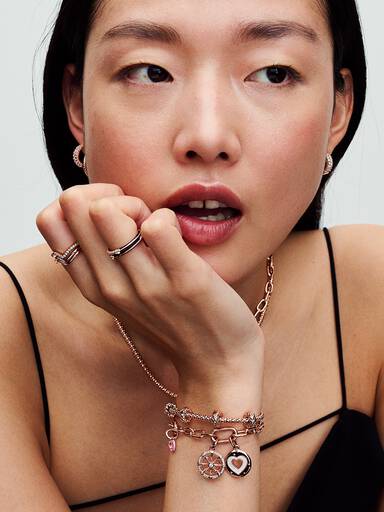 Brazalete cadena de serpiente con botones