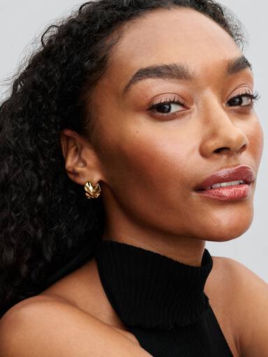 Aretes de aro ondulados