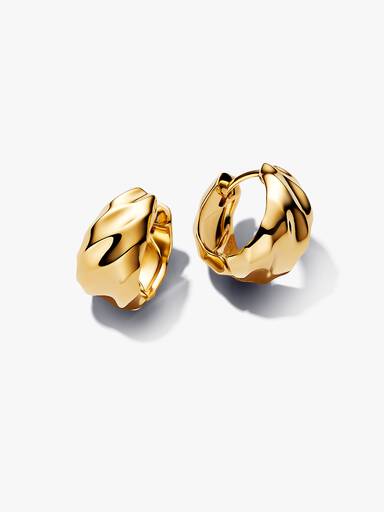 Aretes de aro ondulados