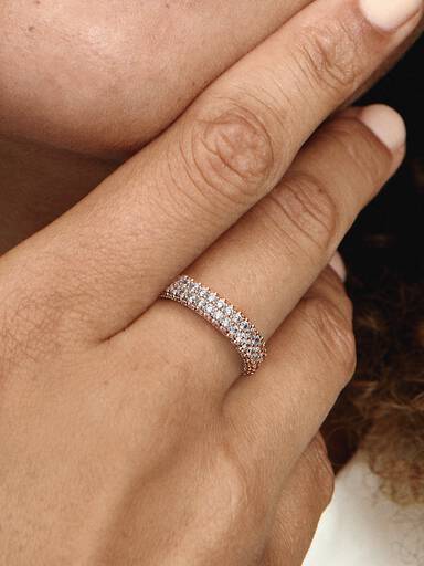 Anillo Hilera de pavé doble de Pandora Timeless