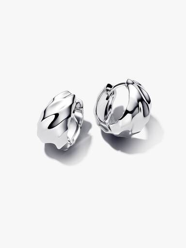 Aretes de aro ondulados pequeños