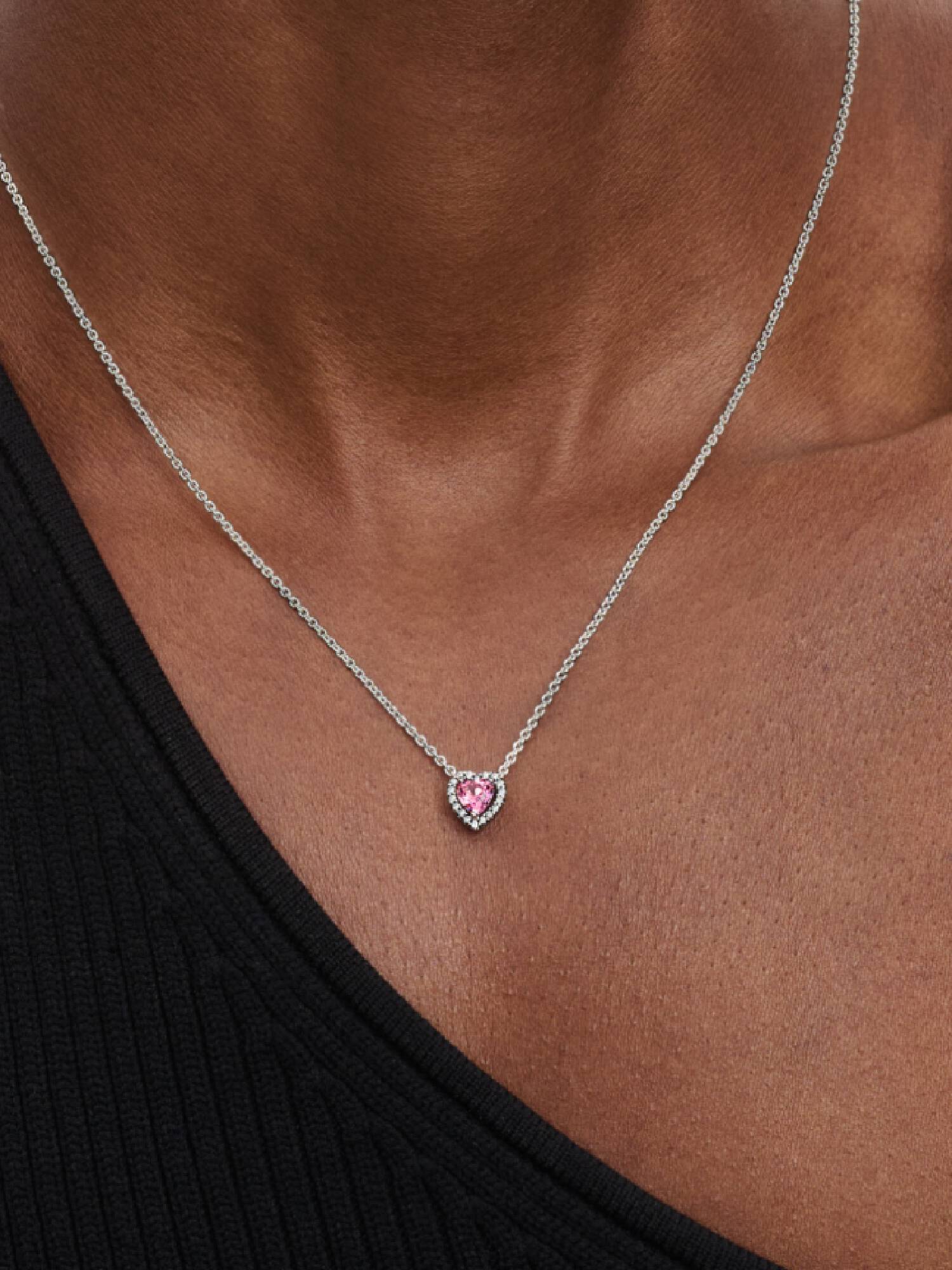 Collar Corazón en Relieve