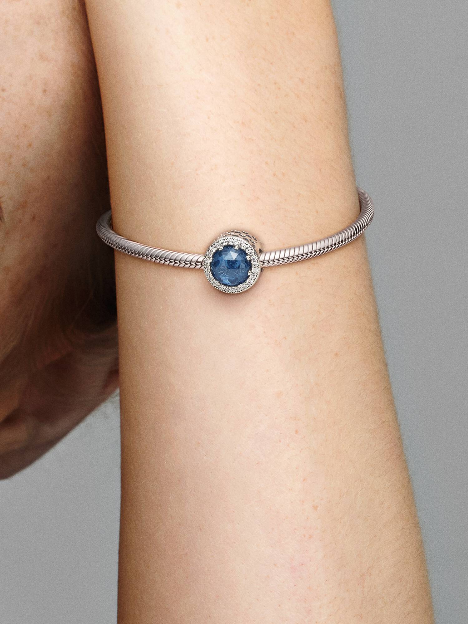 Charm Azul oscuro brillante