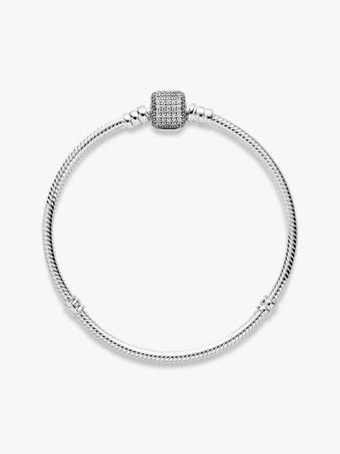 Pulsera Pandora Moments cadena de serpiente con broche de pavé centelleante