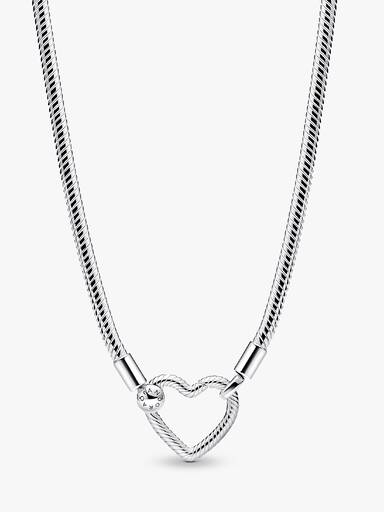 Collar Cadena de Serpiente con Cierre de Corazón