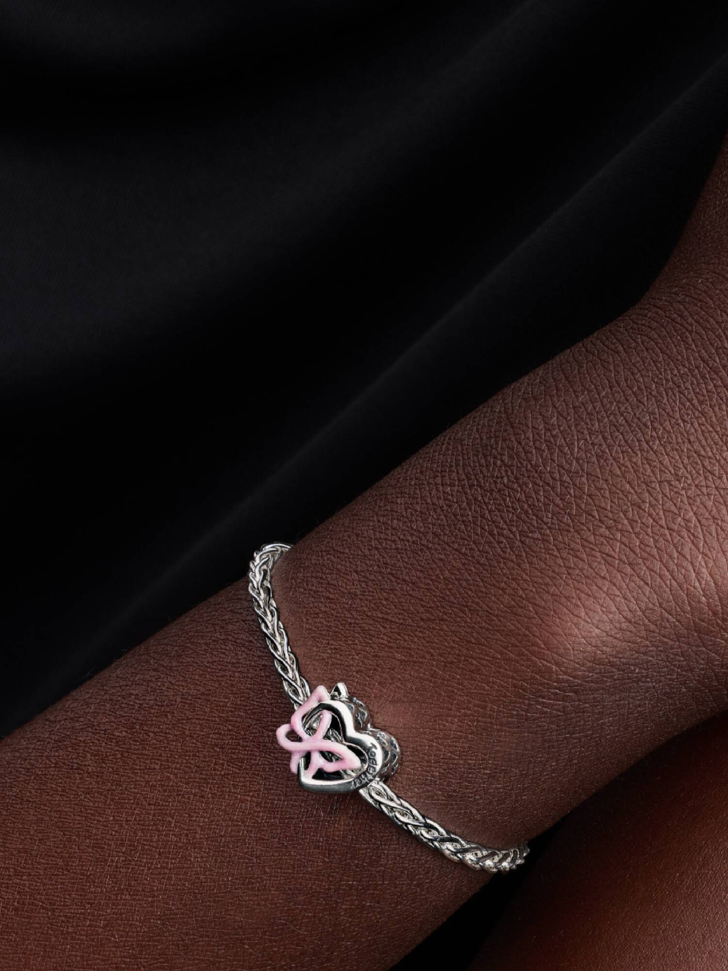 Charm Corazón y mariposa entrelazados 