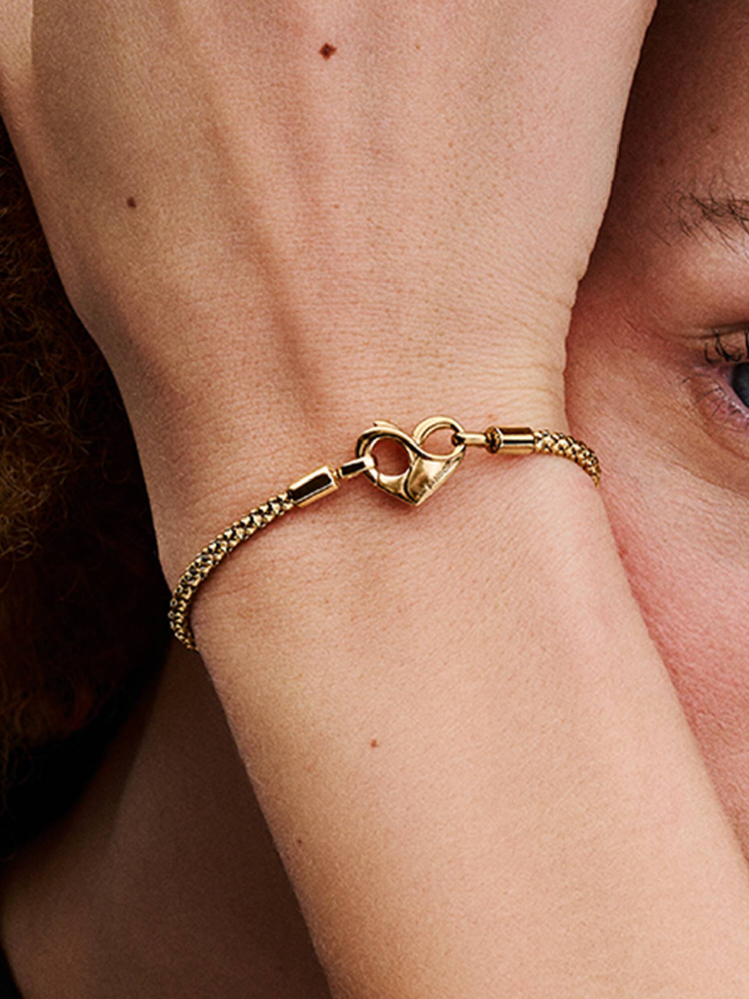 Brazalete cadena de serpiente con botones