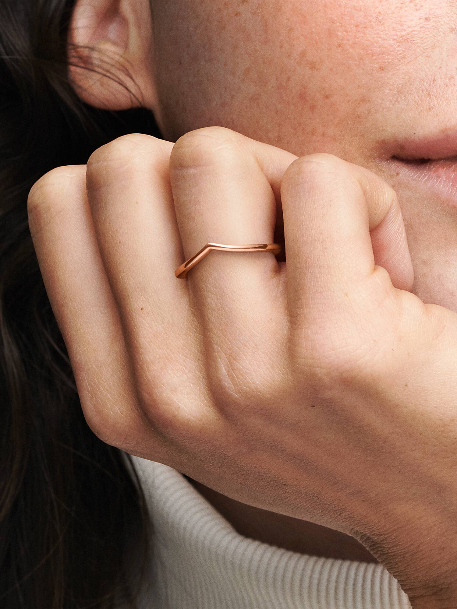 Anillo Hueso de los deseos pulido