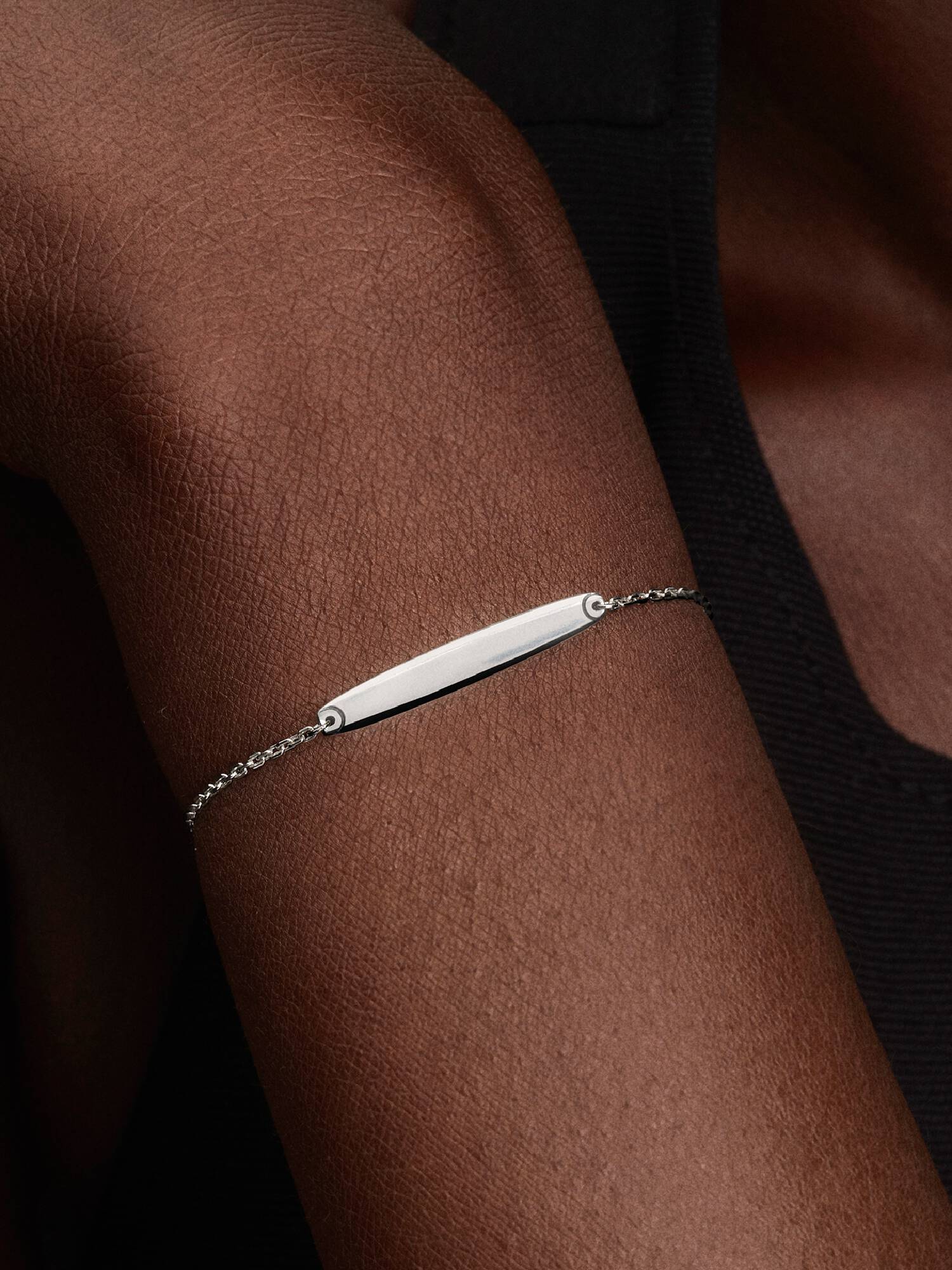 Brazalete de cadena con barra grabable