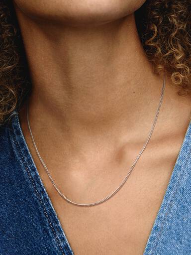 Collar de cadena de bordillo