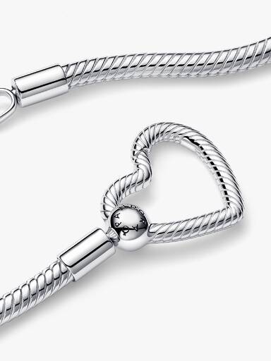 Collar Cadena de Serpiente con Cierre de Corazón