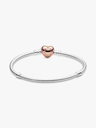 Brazalete cadena de serpiente con broche de corazón en pavé