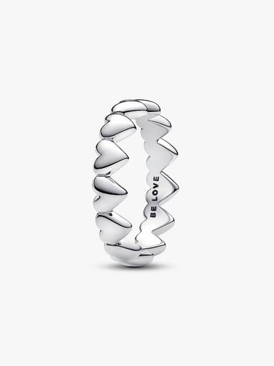 Anillo Fila de Corazones