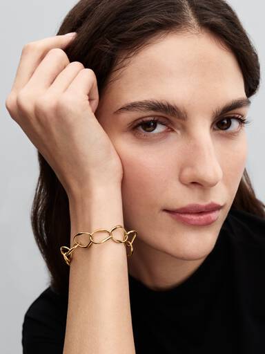 Brazalete de eslabones de forma orgánica