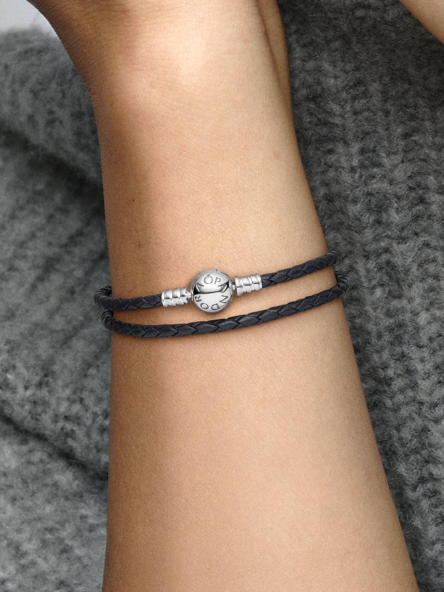 Brazalete doble de cuero negro