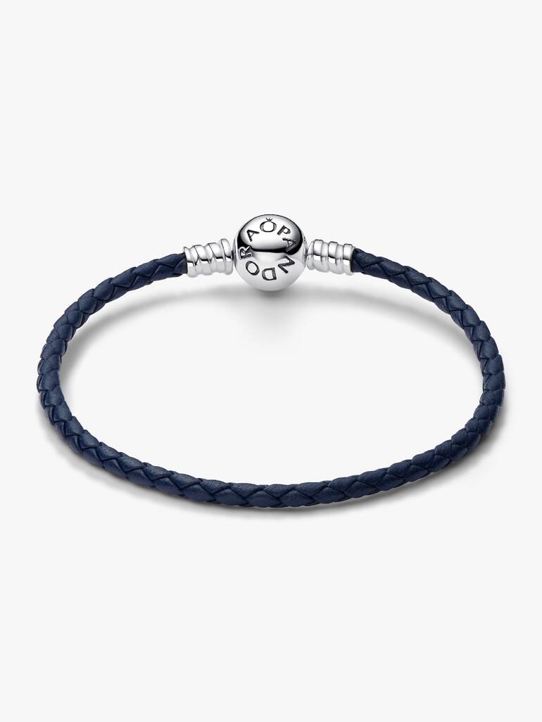 Brazalete de cuero trenzado azul con broche redondo Pandora Moments