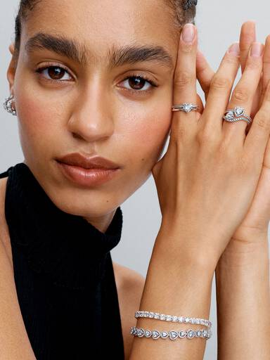 Anillo Corazón Ondulado Pavé