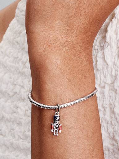 Charm Colgante Cascanueces Móvil