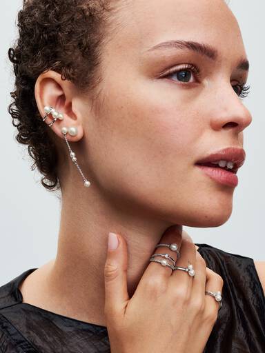 Aretes de Botón Perla Cultivada de Agua Dulce Tratada de 7mm