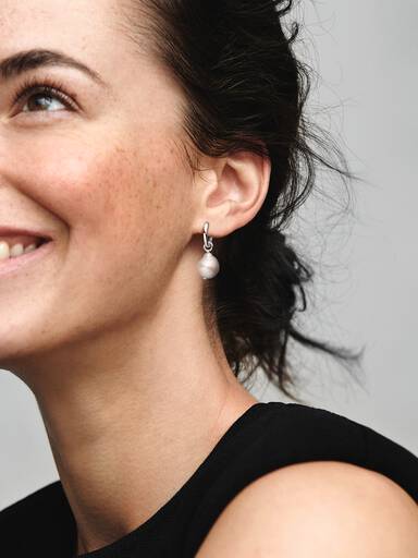 Aretes de aro Perla cultivada de agua dulce tratada Barroca