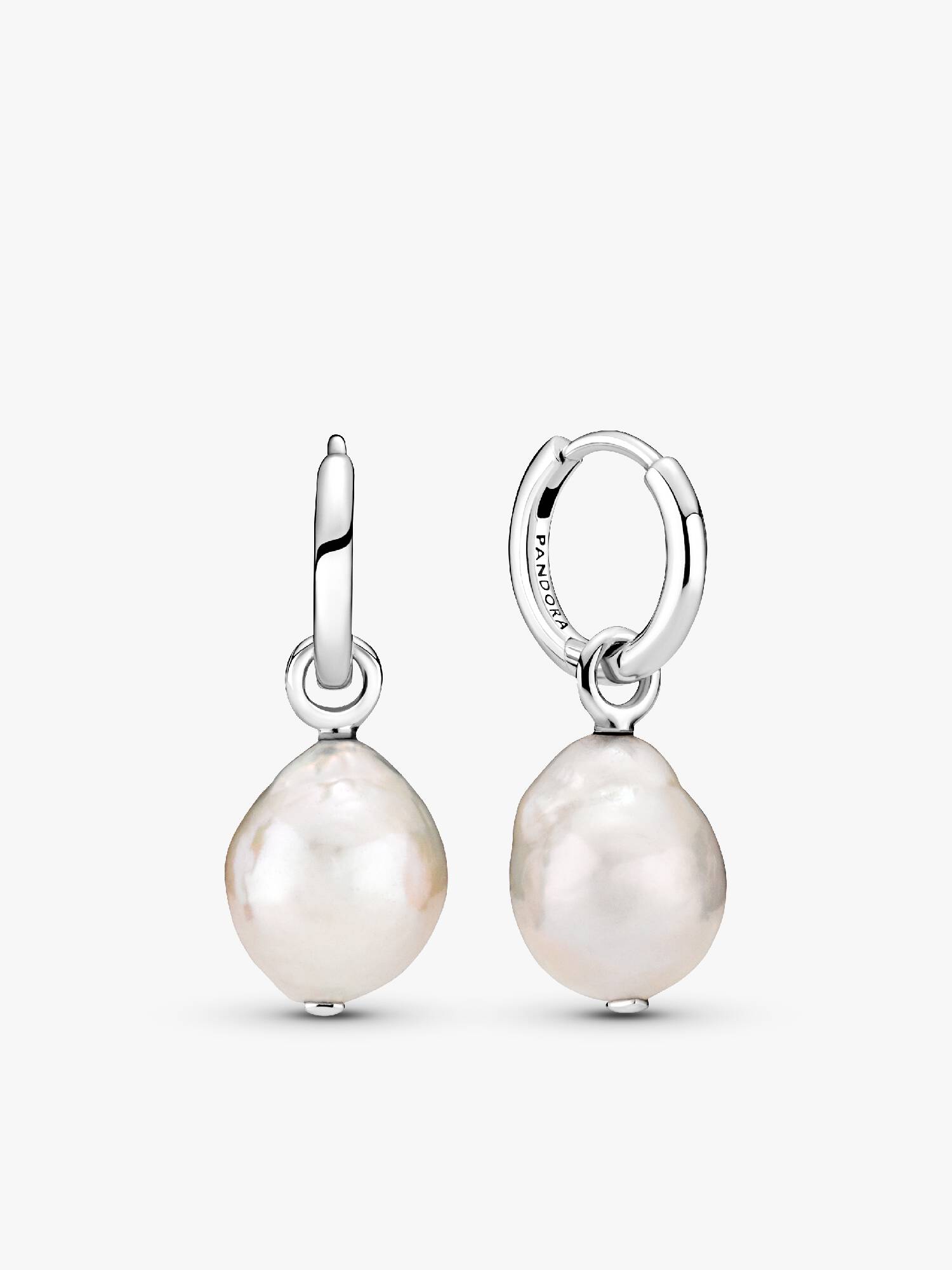 Aretes de aro Perla cultivada de agua dulce tratada Barroca