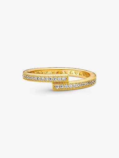 Anillo sobrepuesto reluciente