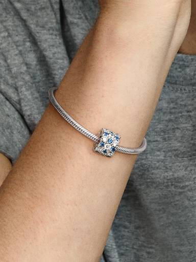 Charm Brillo azul y transparente