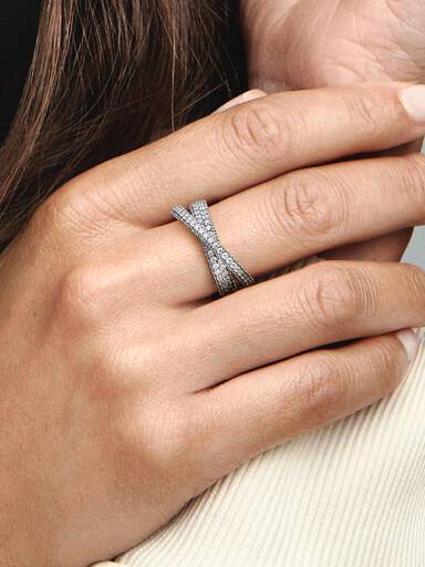 Anillo Doble Cruzado en Pavé de Pandora Timeless