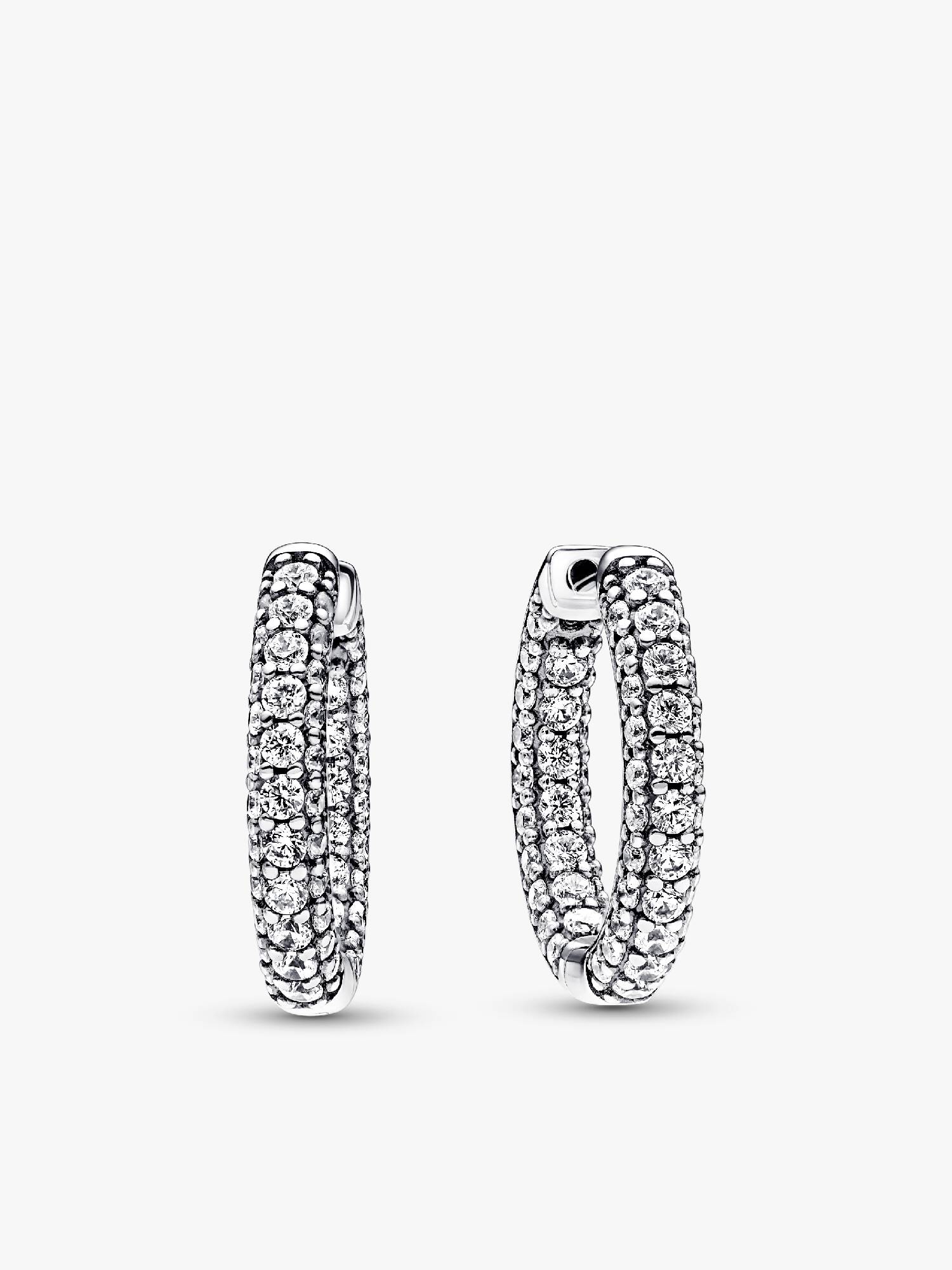 Aretes de aro con hilera en pavé