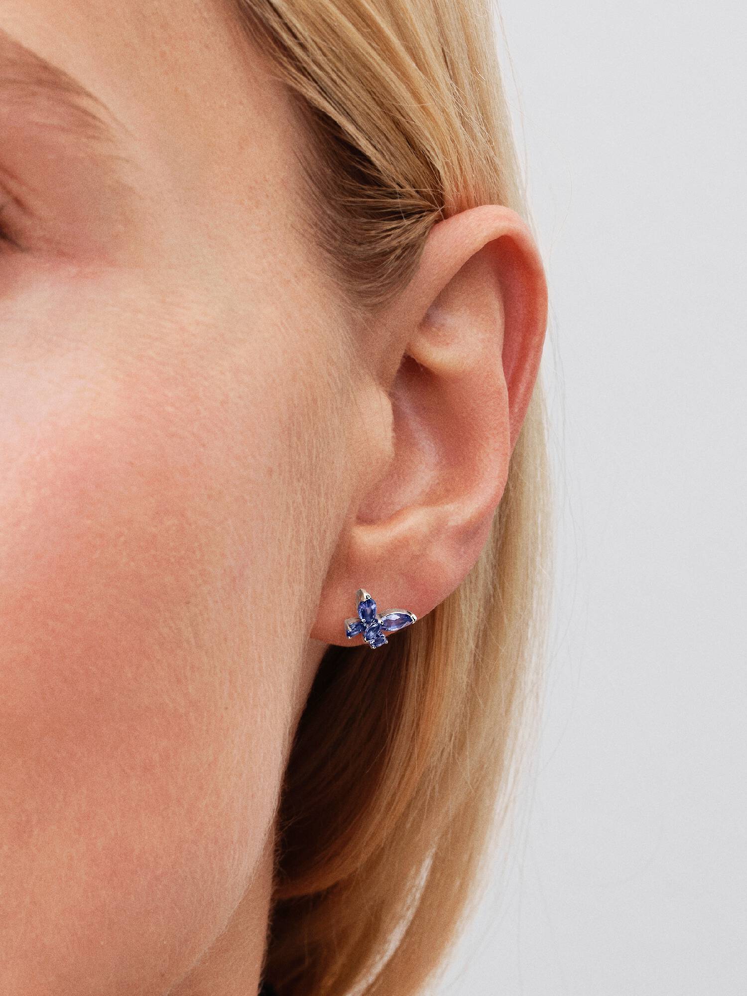Aretes de botón Mariposa