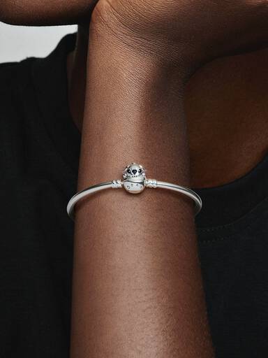 Brazalete rígido con cierre Mordida de Stitch de Disney Pandora Moments