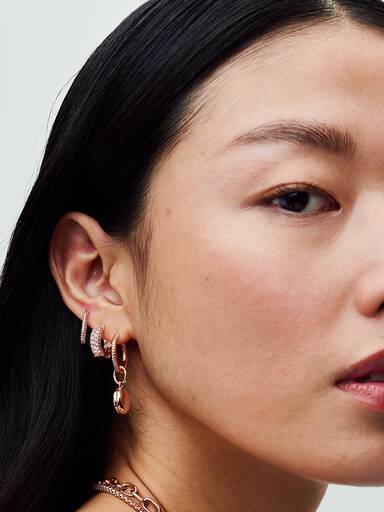 Aretes de aro con hilera doble en pavé